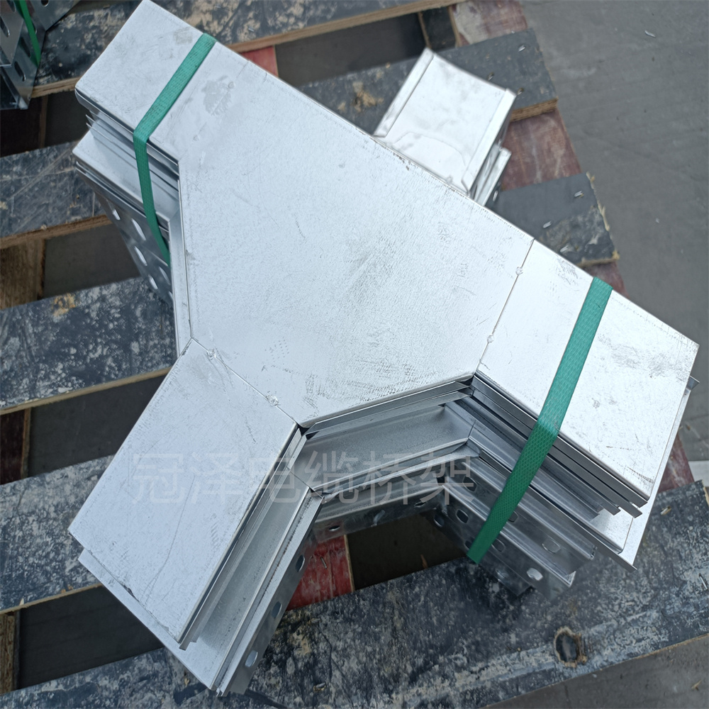 上邊垂直三通.jpg 上邊垂直三通.jpg