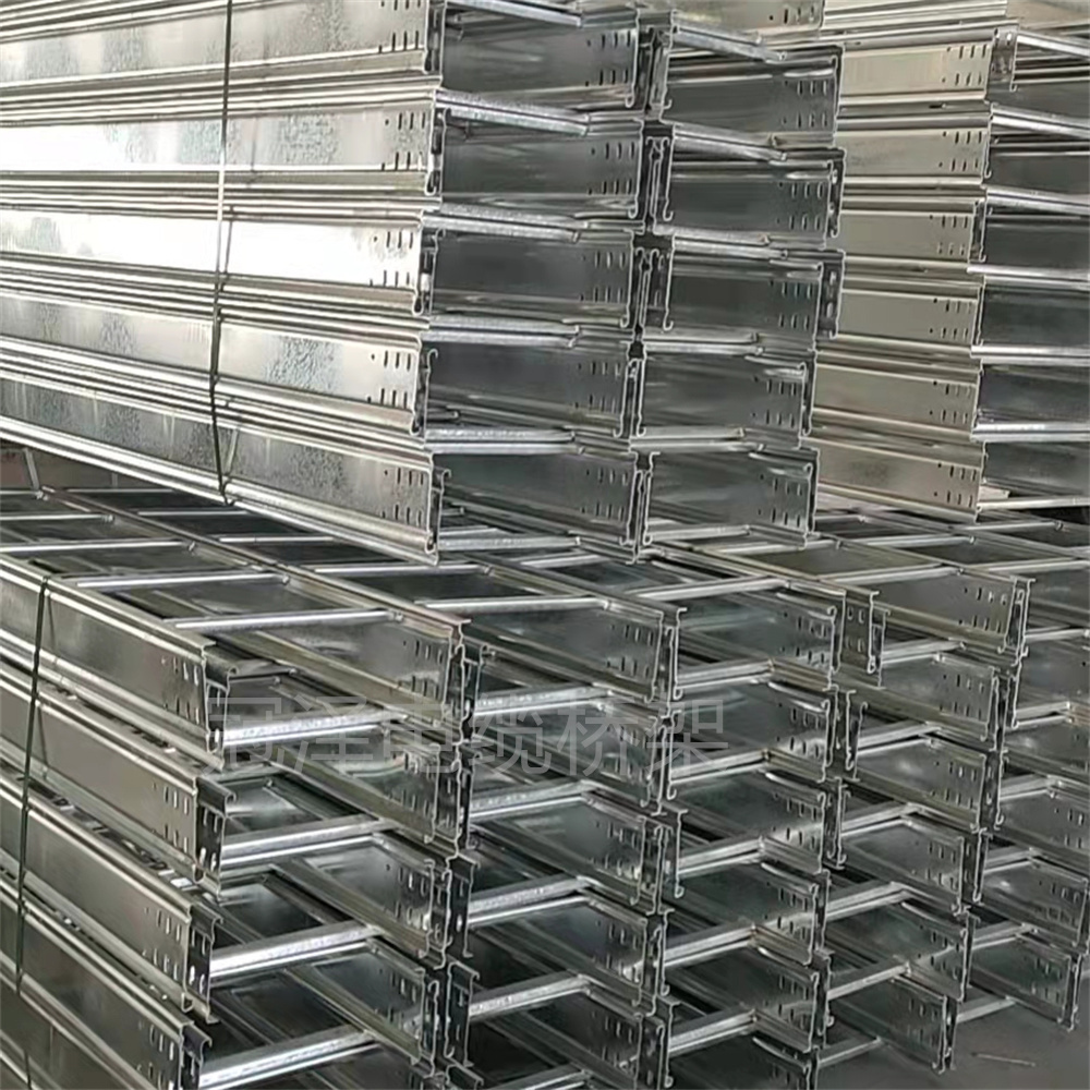 鍍鋅梯式橋架.jpg 鍍鋅梯式橋架.jpg