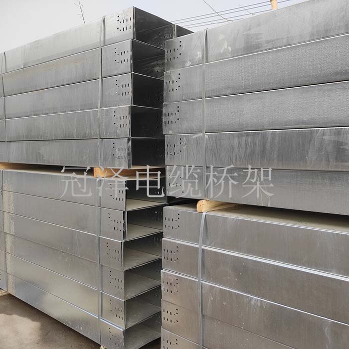 熱浸鋅槽式橋架.jpg 熱浸鋅槽式橋架.jpg